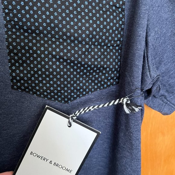 NWT! Navy Blue Cotton Blend T-Shirt Patterned Pocket // Bowery & Broome Men's L - Picture 5 of 6